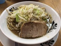 らーめん志恩（しおん）で、「ガッツリらーめん（にんにくなし）」！